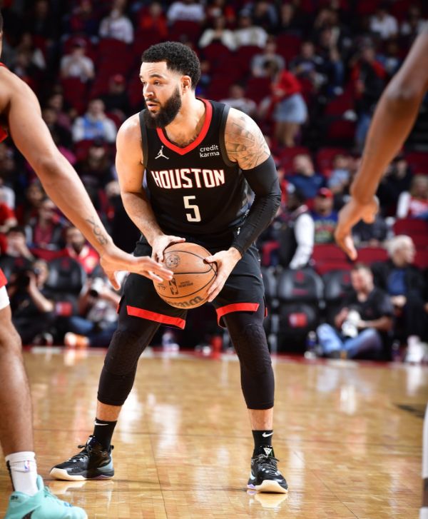 队配合尤为 队配合尤为